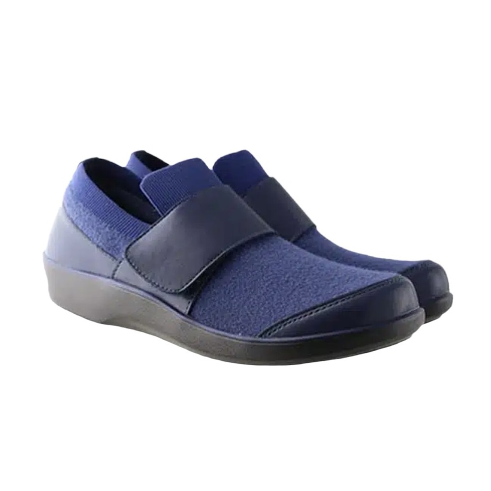 Women's Traq by Alegria Qwik Cozy (TRA-QWI-5496) Slip-Resistant Slip-On Navy SZ8